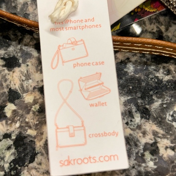 Sakroots Floral Crossbody Wristlet Bag - Multicolor New - Picture 15 of 15